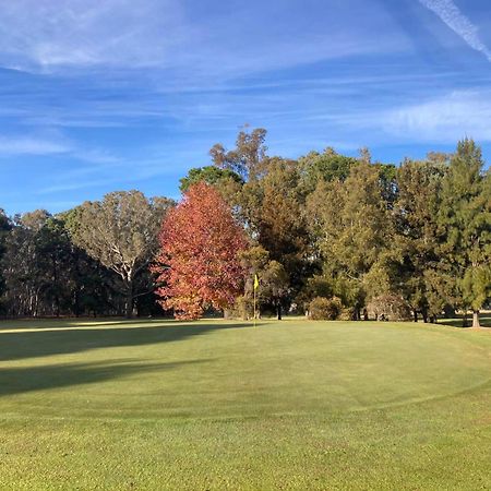 Corowa Golf Club Motel Buitenkant foto